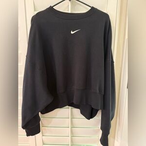 Nike Women's Black Cropped Sweatshirt